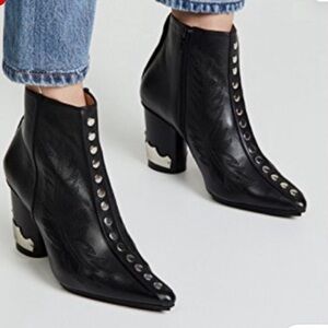 TOGA Pulla 37.5 (7-7.5) EUC Stud Boots with western sewn detail and metal heel